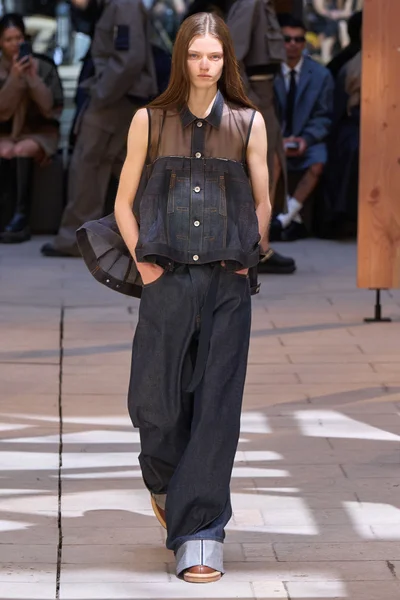 Look 54